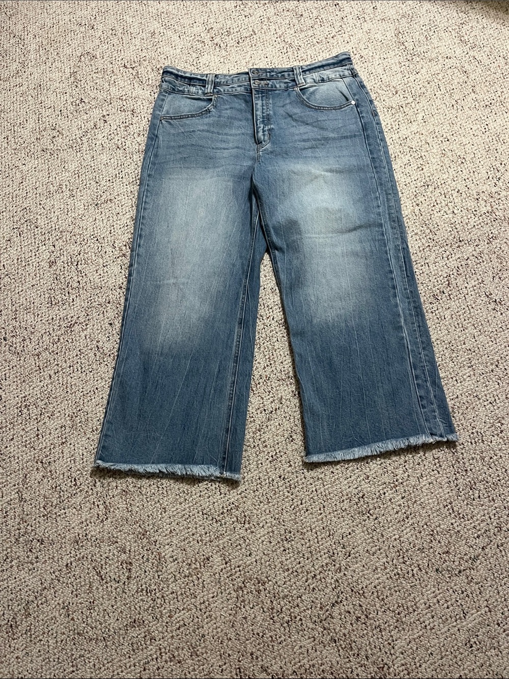Never Worn Kancan Soze 31Wide Leg Crop Women's Jeans - Light Blue Denim